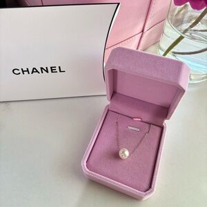 Pearl Necklace in Pink Velvet Box
